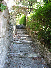 lane of the bégude de mazenc