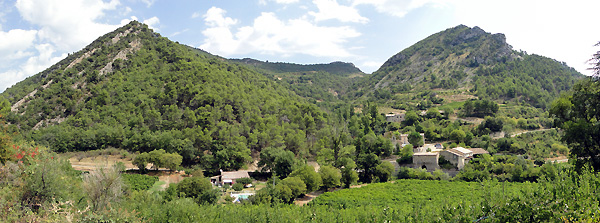 village de benivay ollon en drôme provençale