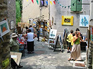 painters in the street in mollans sur ouvèze